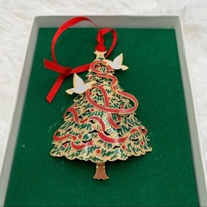 Tree-shaped metal Christmas ornament